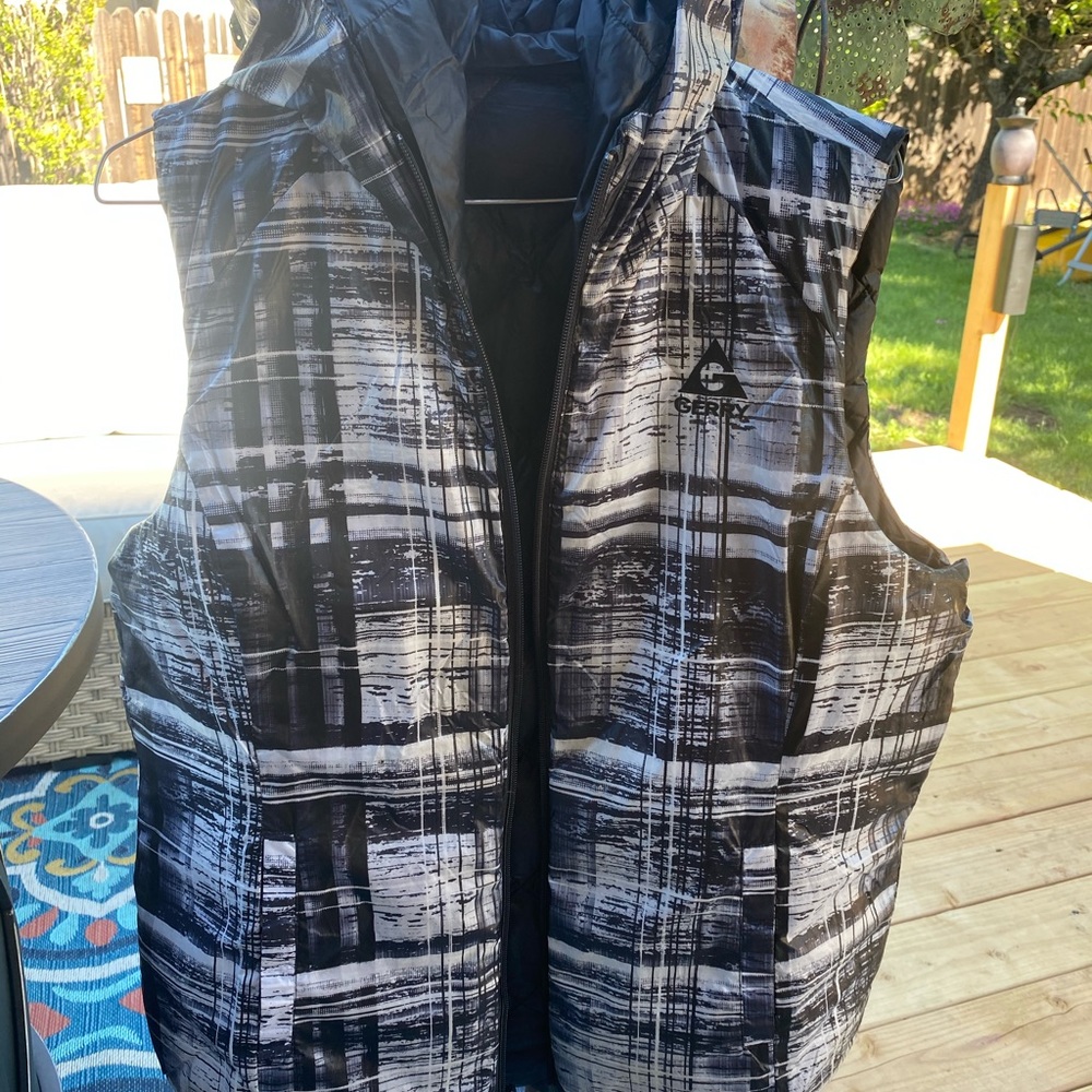 Reversible down vest